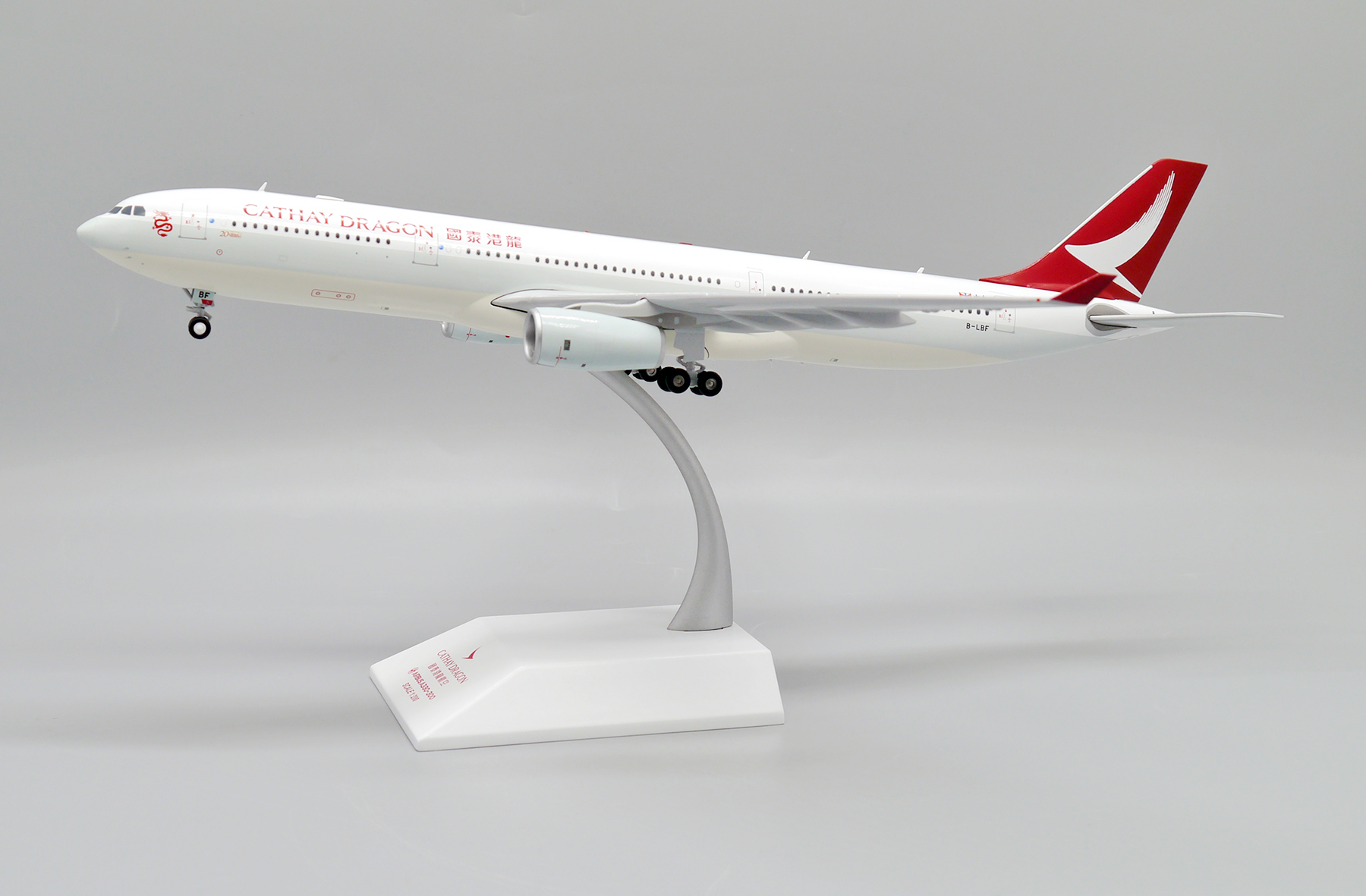 ScaleModelStore.com :: JC Wings 1:200 - EW2333007 - Cathay Dragon