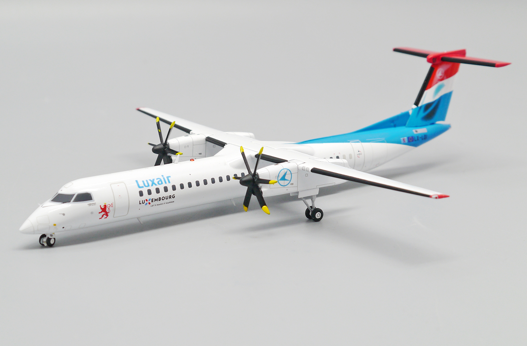 Q400 スケールモデル 1/200 DHC-8-400 ANA WINGS 1/200 DHC-8-400 ANA