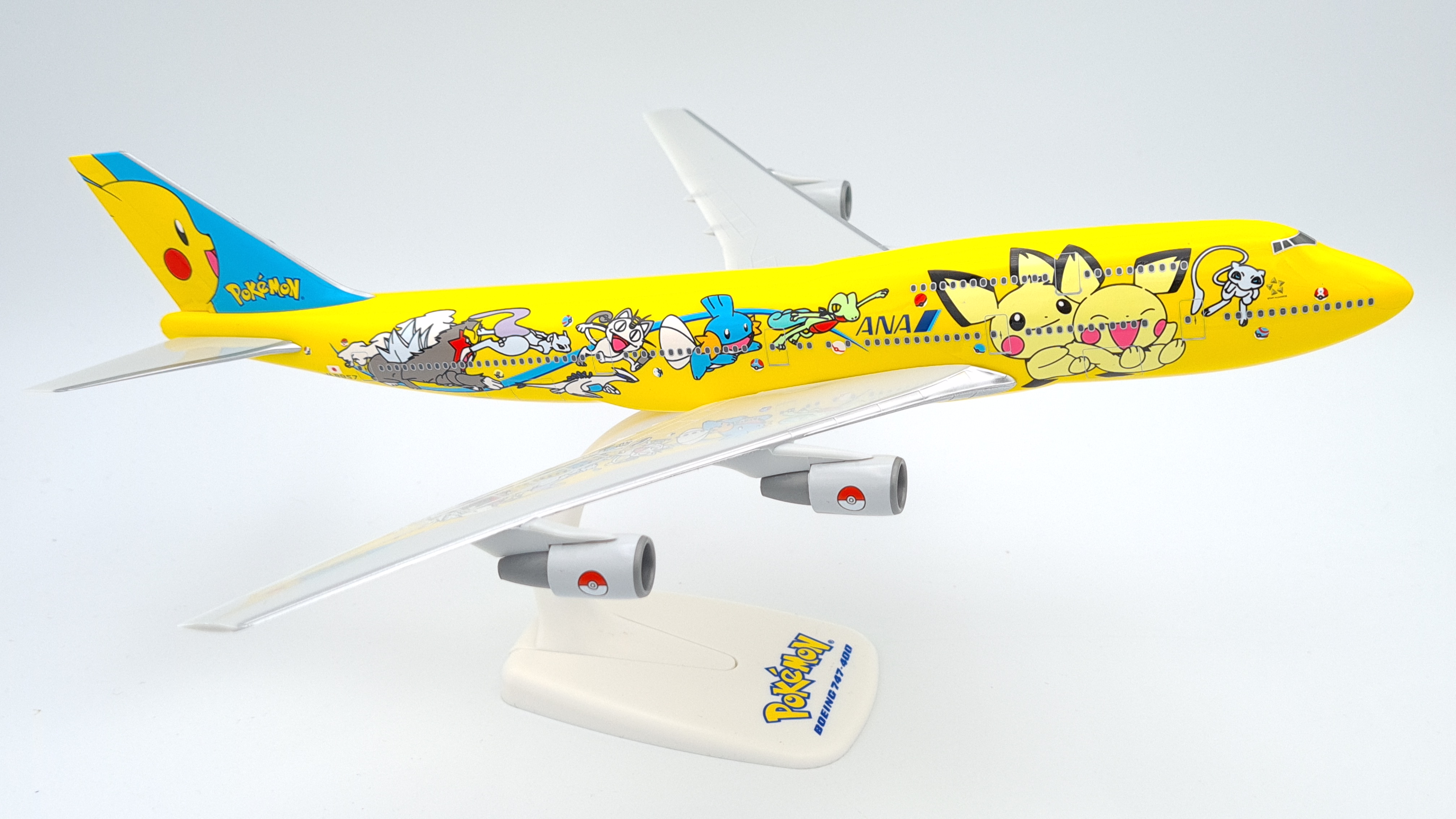 全日空商事 1/400 ANA B747-400 ポケモンジェット1998 JA8965 NH40025