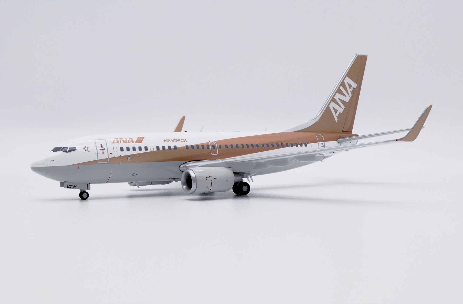 ANA Boeing 737-700 全日空 ボーイング737 1/200 ScaleModelStore.com