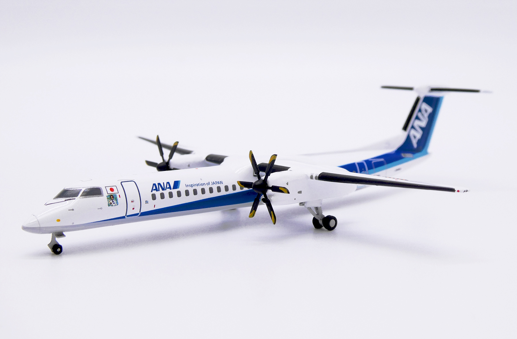 ANA DHC-8-400 1/200 全日空商事 Amazon.co.jp: 全日空商事 1/200 DHC-