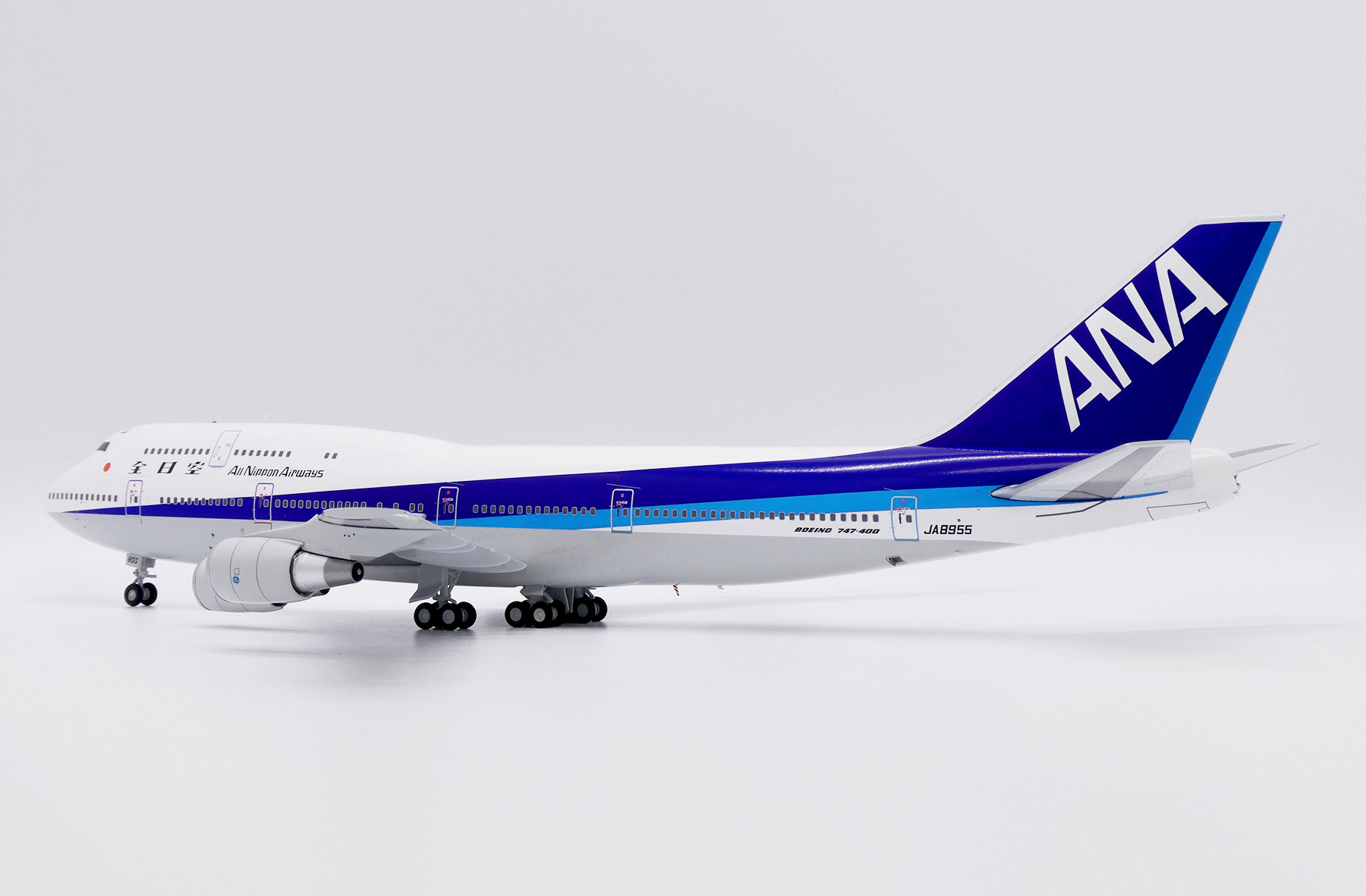 ScaleModelStore.com :: JC Wings 1:200 - XX20443 - ANA All Nippon