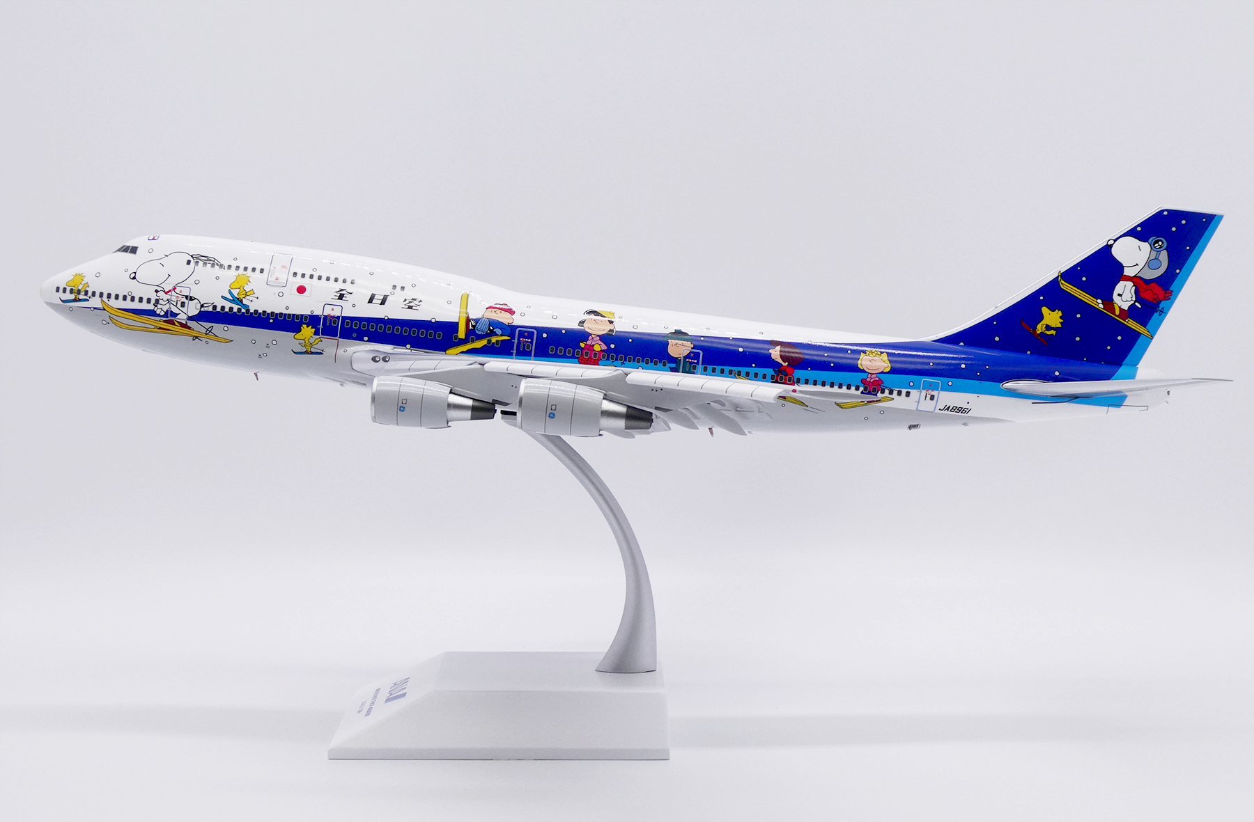 ANA Boeing 747-400 ポケモンモデル 1:200 ANA Boeing 747-400