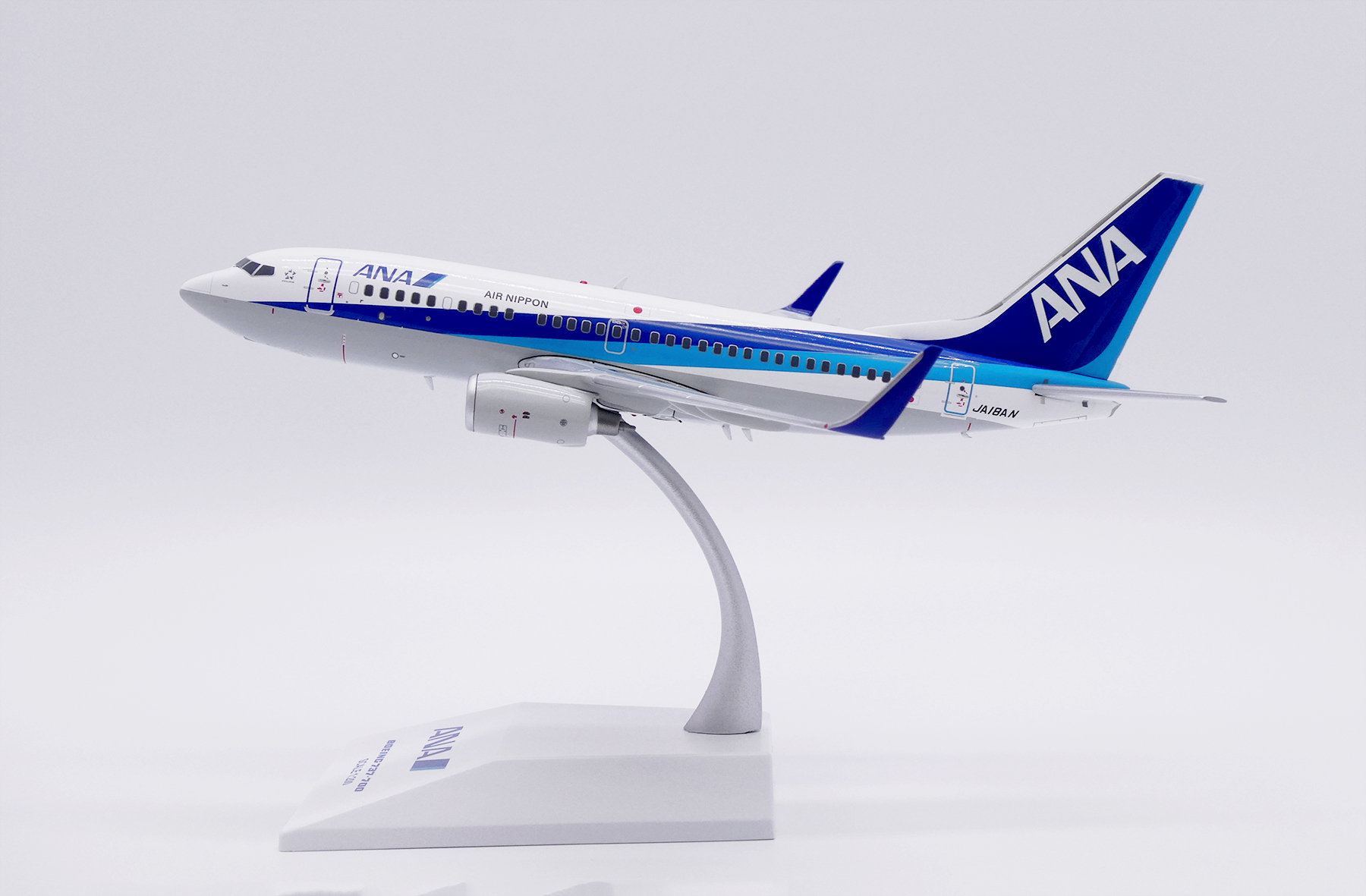 ScaleModelStore.com :: JC Wings 1:200 - EW2737006 - ANA - All