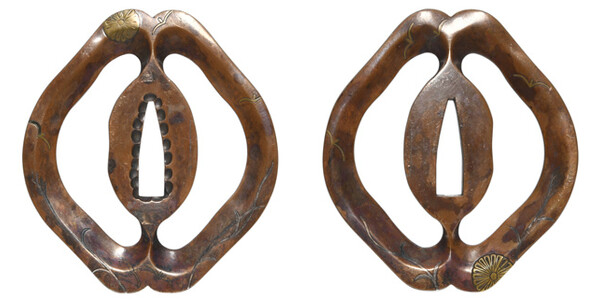 蔵出し 鍔透かし彫り 刀掛け 四振掛 鍔 桜透かし鍔 刺客｜【公式】模造