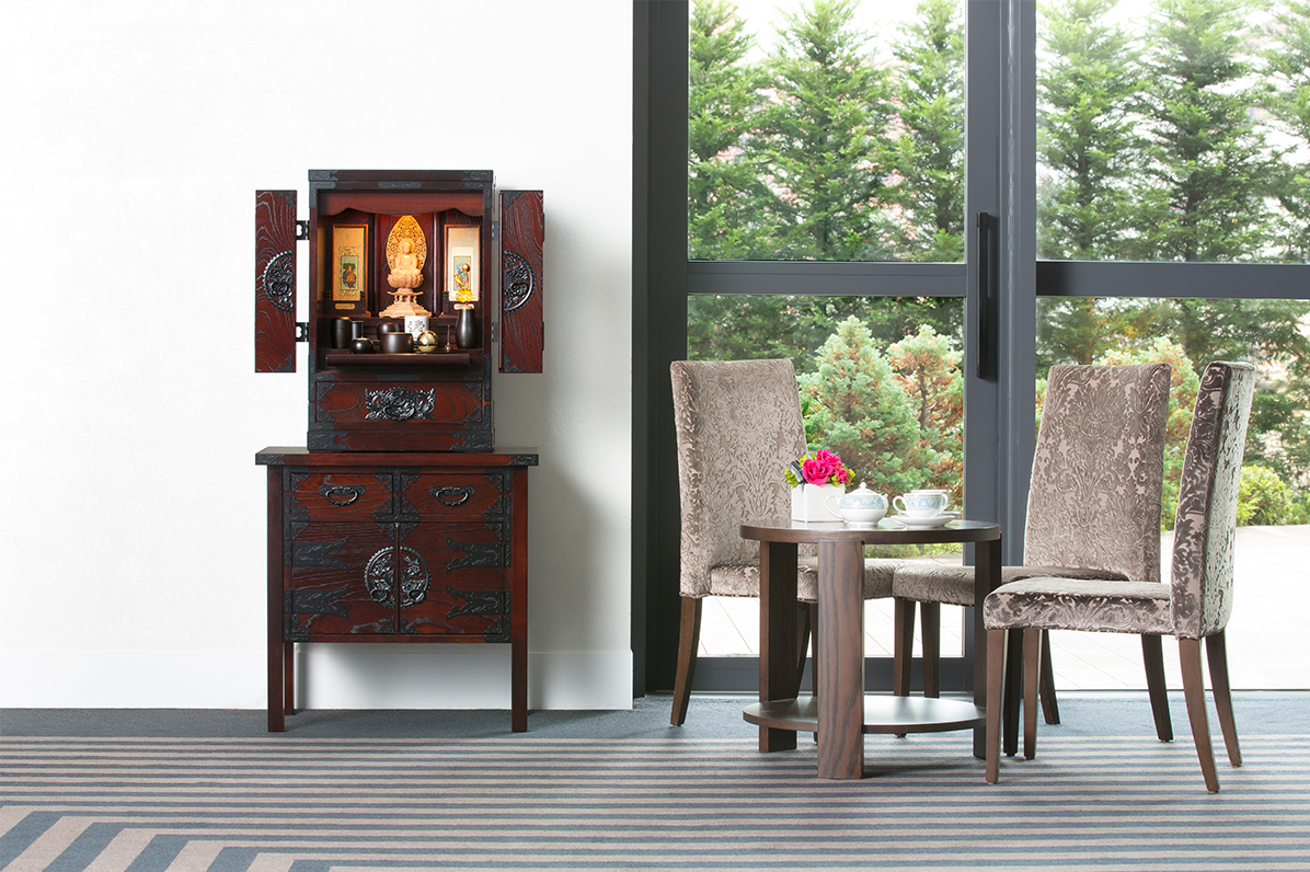 仙台厨子 四枚扉 KM-23D/KM-23E 木地呂漆塗り/朱色漆塗り｜コンパクト