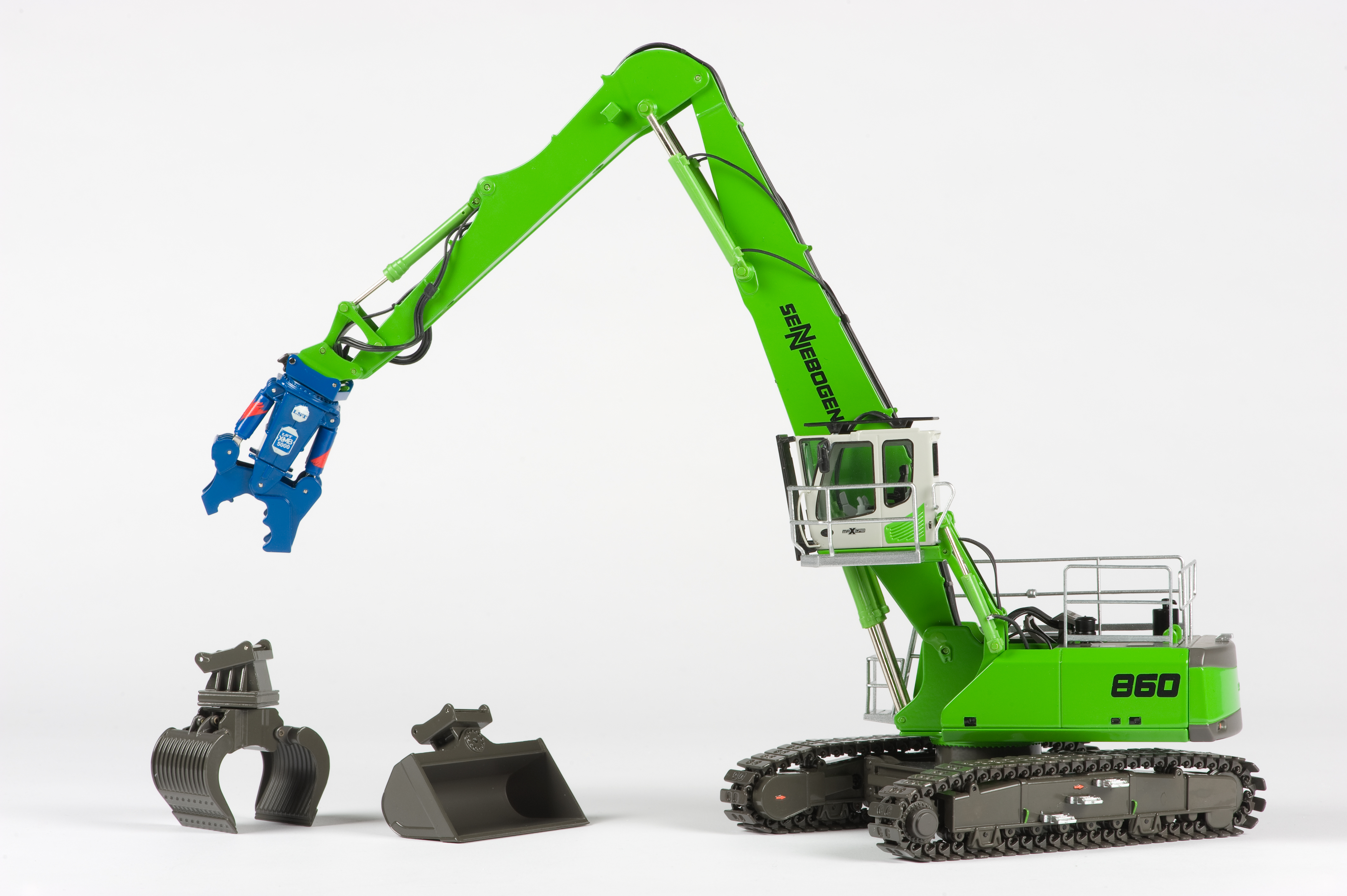 SENNEBOGEN 860 CRAWLER MATERIAL HANDLER WITH THREE ATTACHMENTS IN