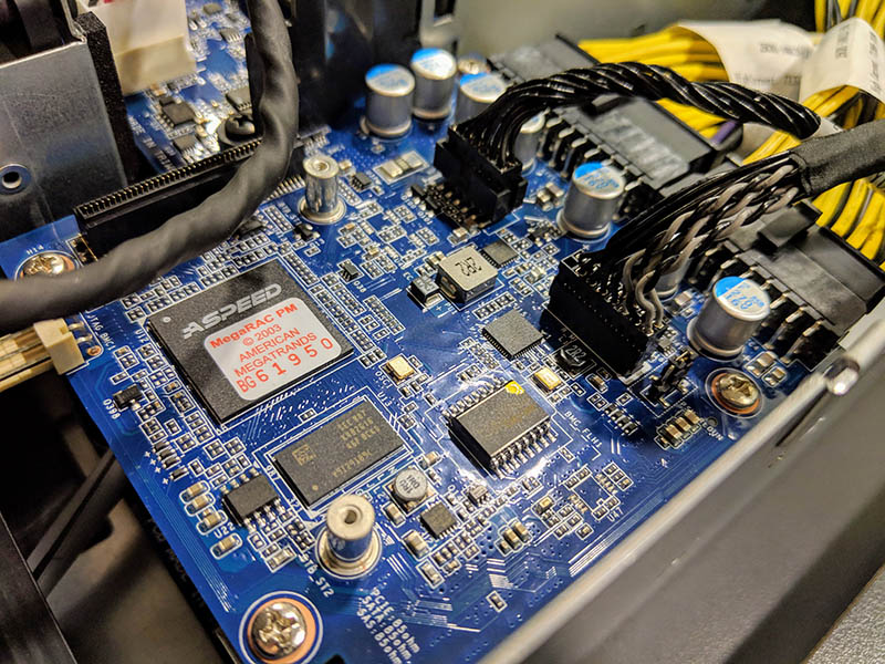 Gigabyte H261-Z61 Server Review 2U4N AMD EPYC with NVMe - STH