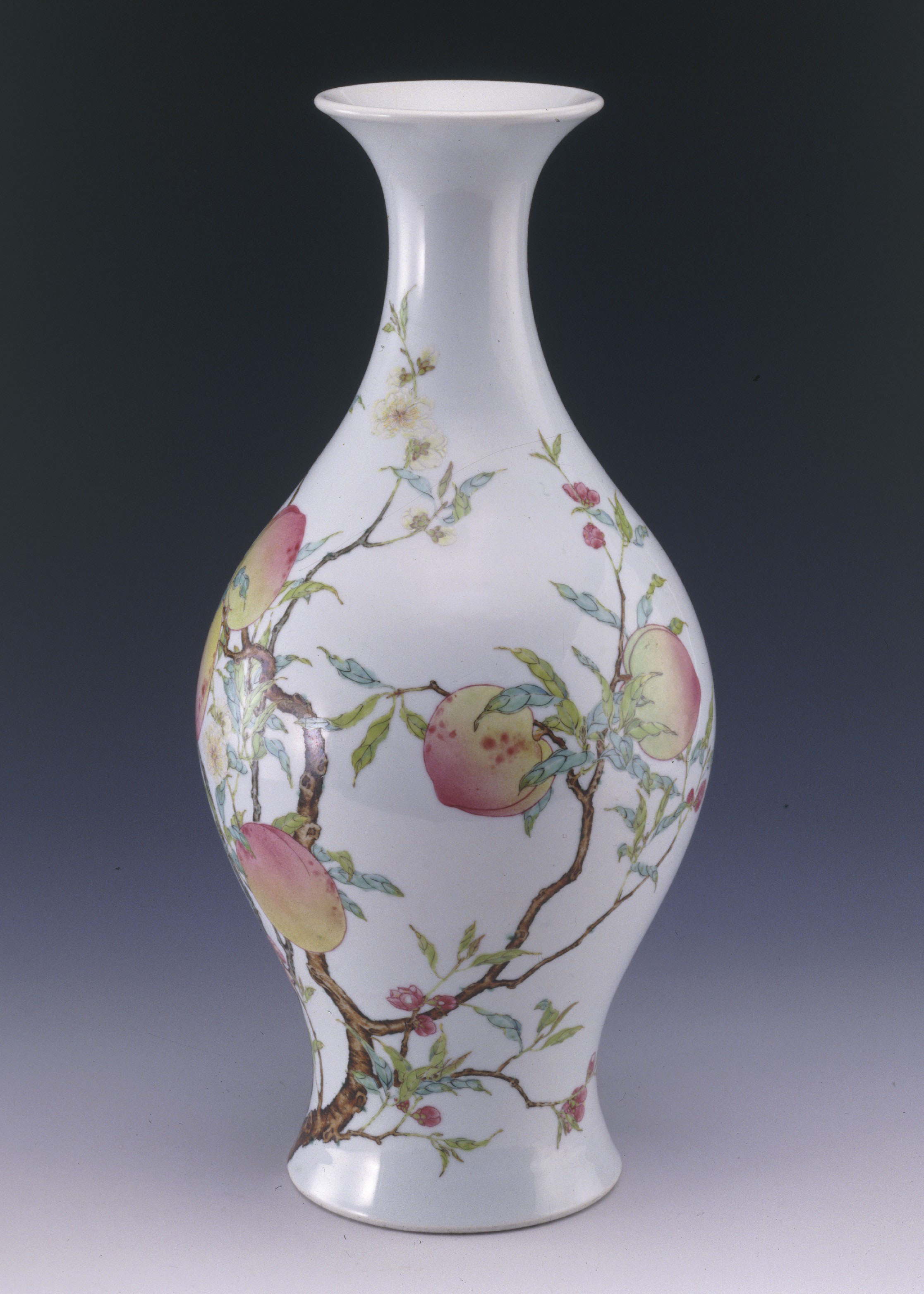 中国古美術/粉彩蝙蝠/桃紋皿 【大清雍正年製】在銘/紫檀箱付き