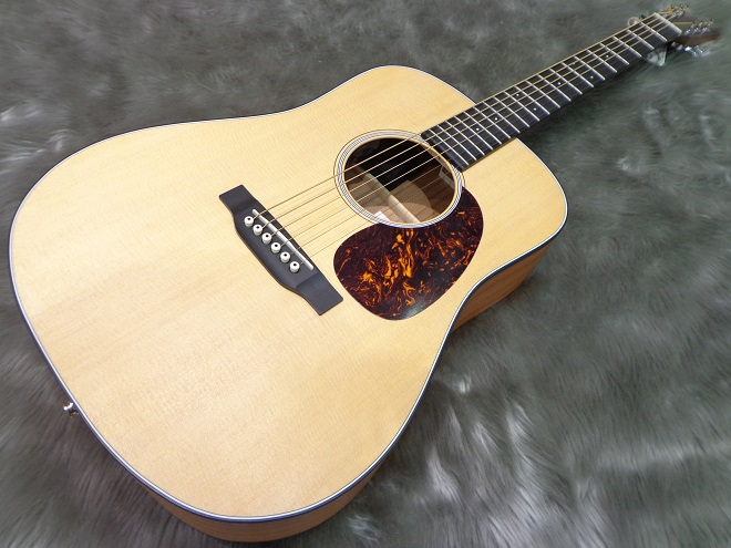 アコースティックギター】Martin Dreadnought Junior 待望の再入荷