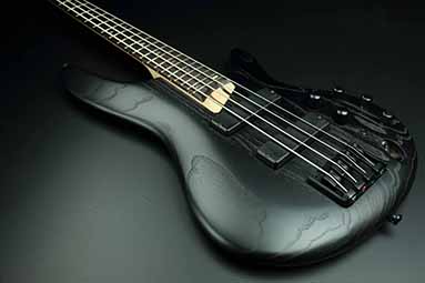 あらゆるベーシストのこだわりに応えるベース 島村楽器 × Ibanez