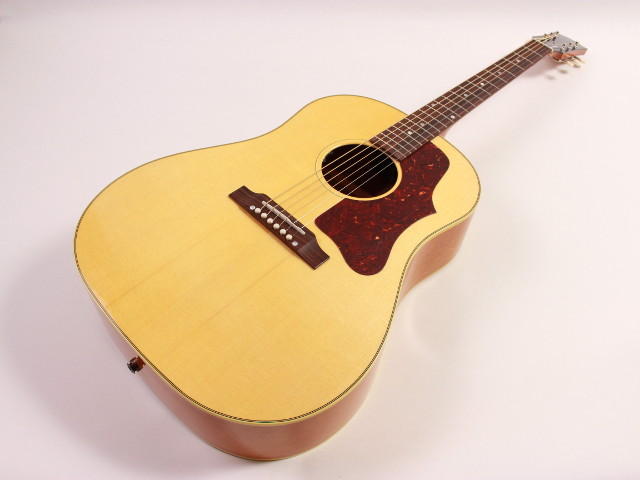 値下げしました。Gibson アコースティックギター J-50 AN 2012年