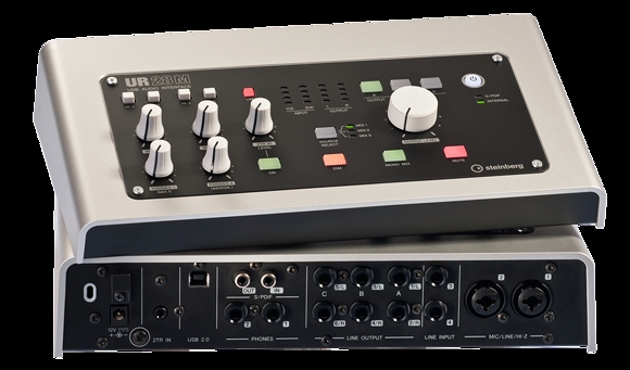 Steinberg UR28M 店頭品入替特価!!【iOS対応!配信にもおススメ】｜島村