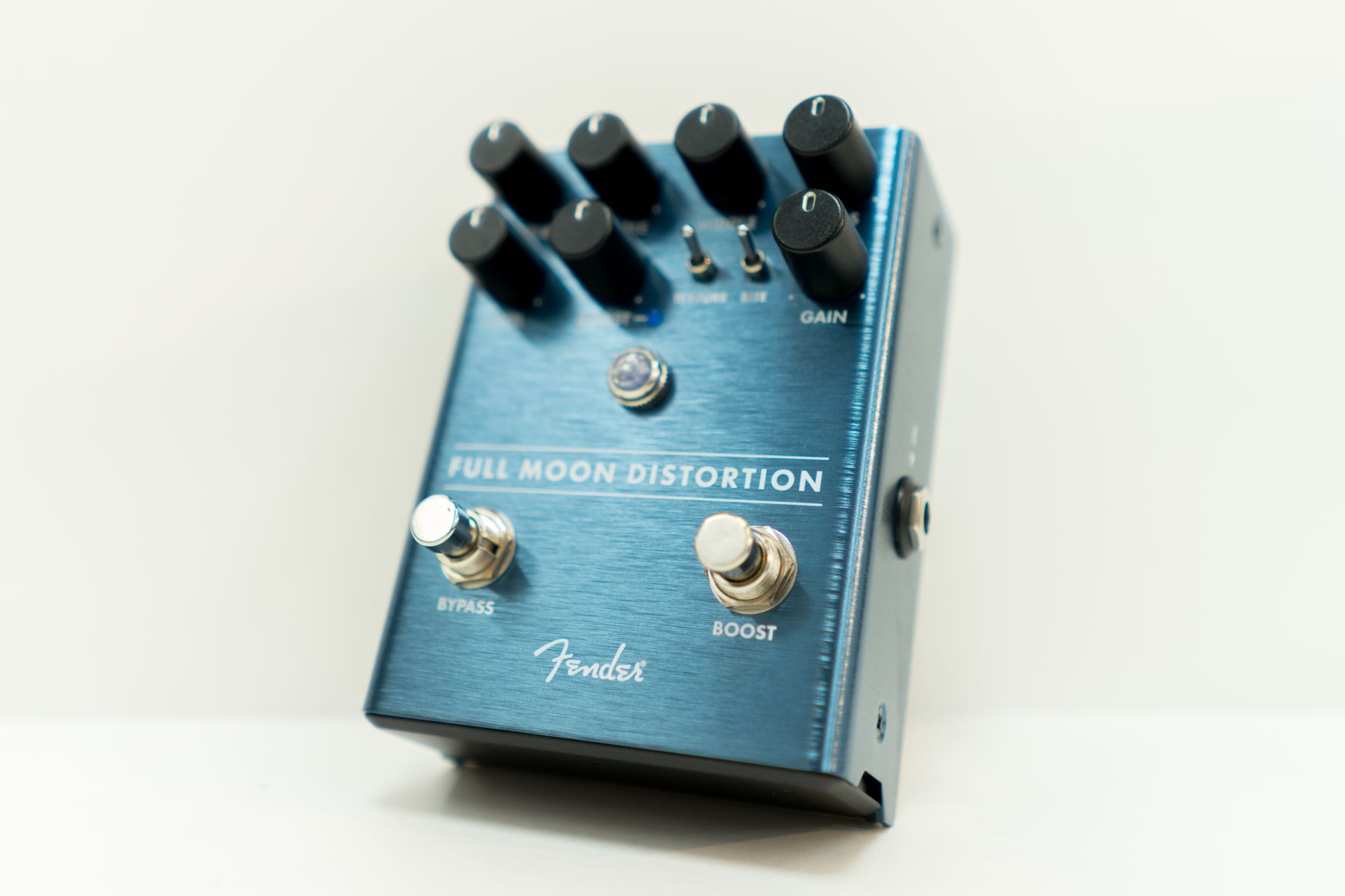 エフェクター】美しい青筐体！Fender「FULL MOON DISTORTION」入荷致し