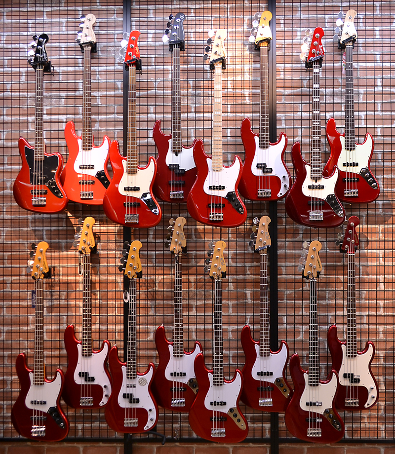 ☆クリスマス特集☆赤エレキベースあつめてみました♪｜島村楽器