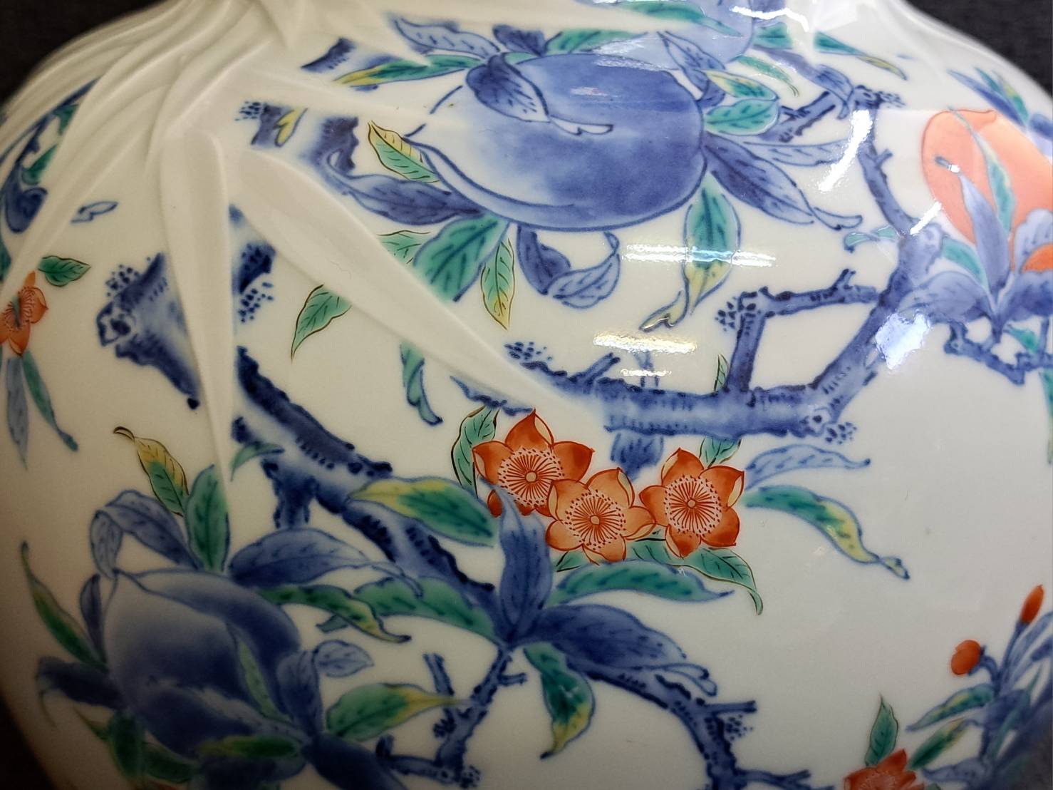 色鍋島桃絵松右衛門の作品です写真17枚です 色鍋島桃絵松右衛門の