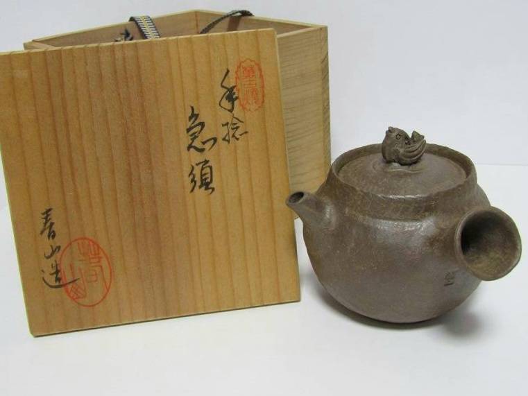 笹岡春山 萬古焼 手捻急須(鶏摘)、笹岡秦山 萬古焼 急須 2点 | 新栄堂