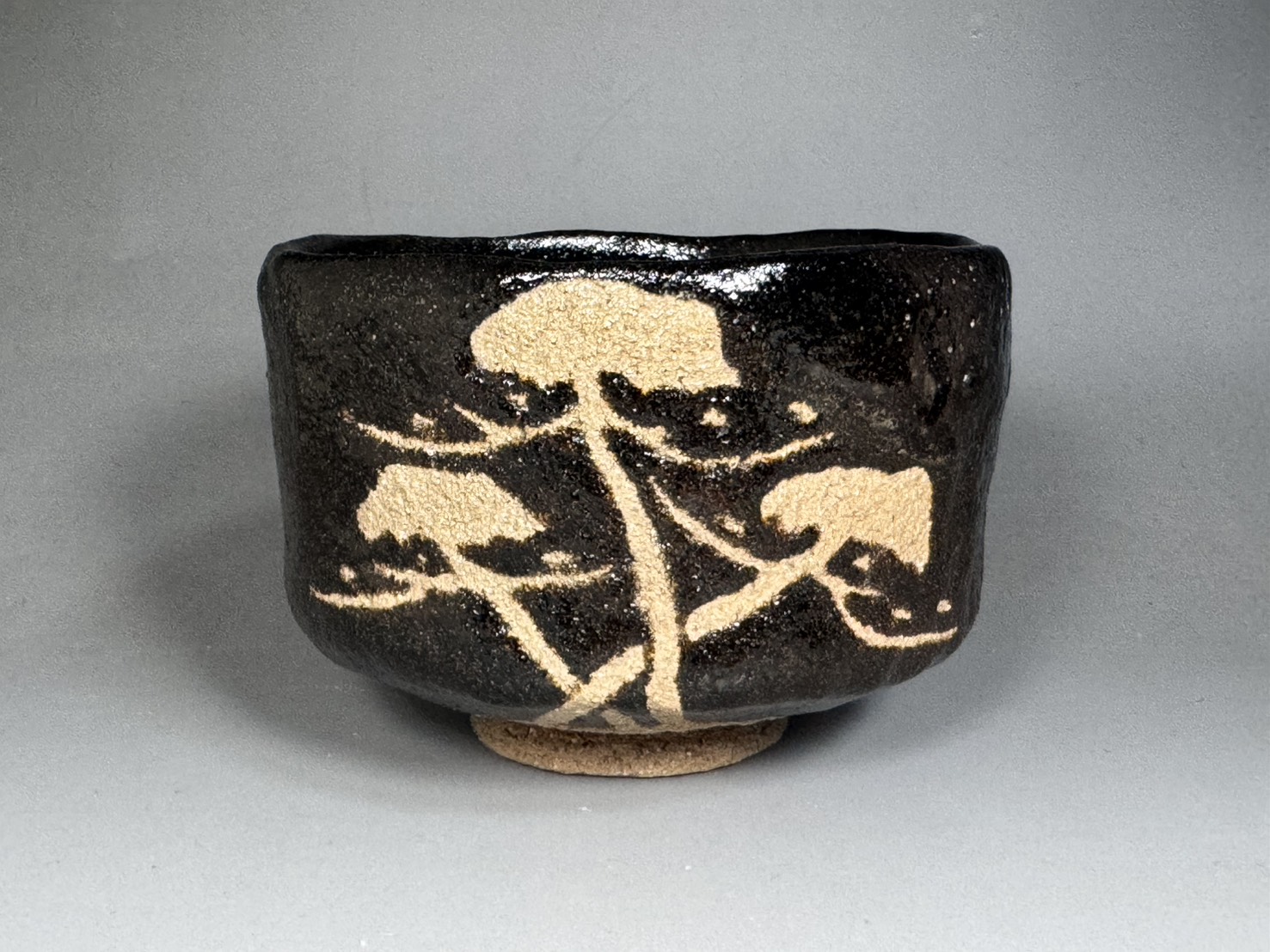 三代 中村道年 松の画 黒楽茶碗 / 表千家 十二代 尋牛斎 (久田宗也