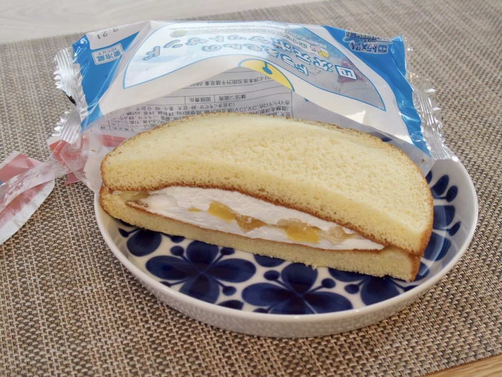 ファミマ限定『映画ドラえもん のび太の絵世界物語』コラボスイーツが