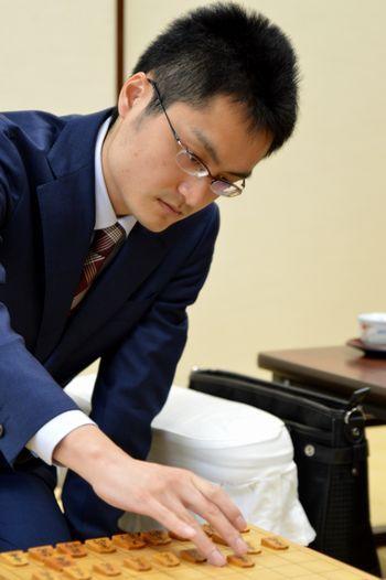 第75期名人戦七番勝負挑戦者】稲葉陽八段 デビュー時の揮毫色紙 第75期