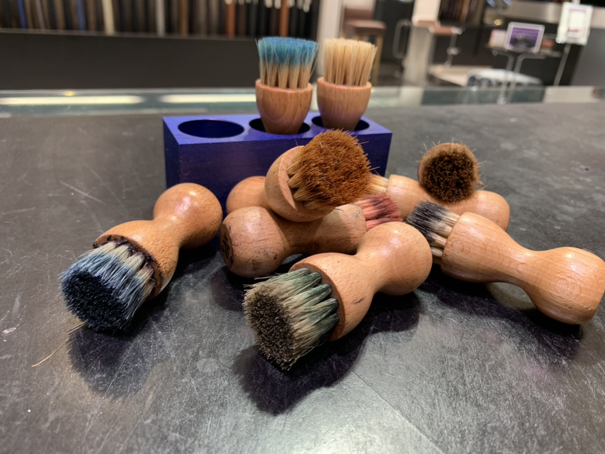 収納＆作業効率アップ、ペネトレィトブラシ専用スタンド | シューケア