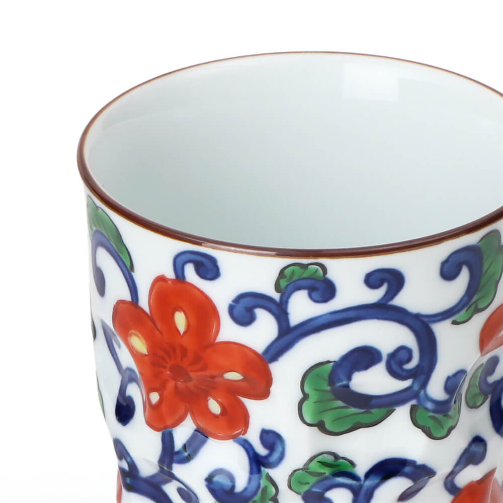 染錦唐草花文 湯呑 ｜ 有田焼の源右衛門窯公式オンラインショップ