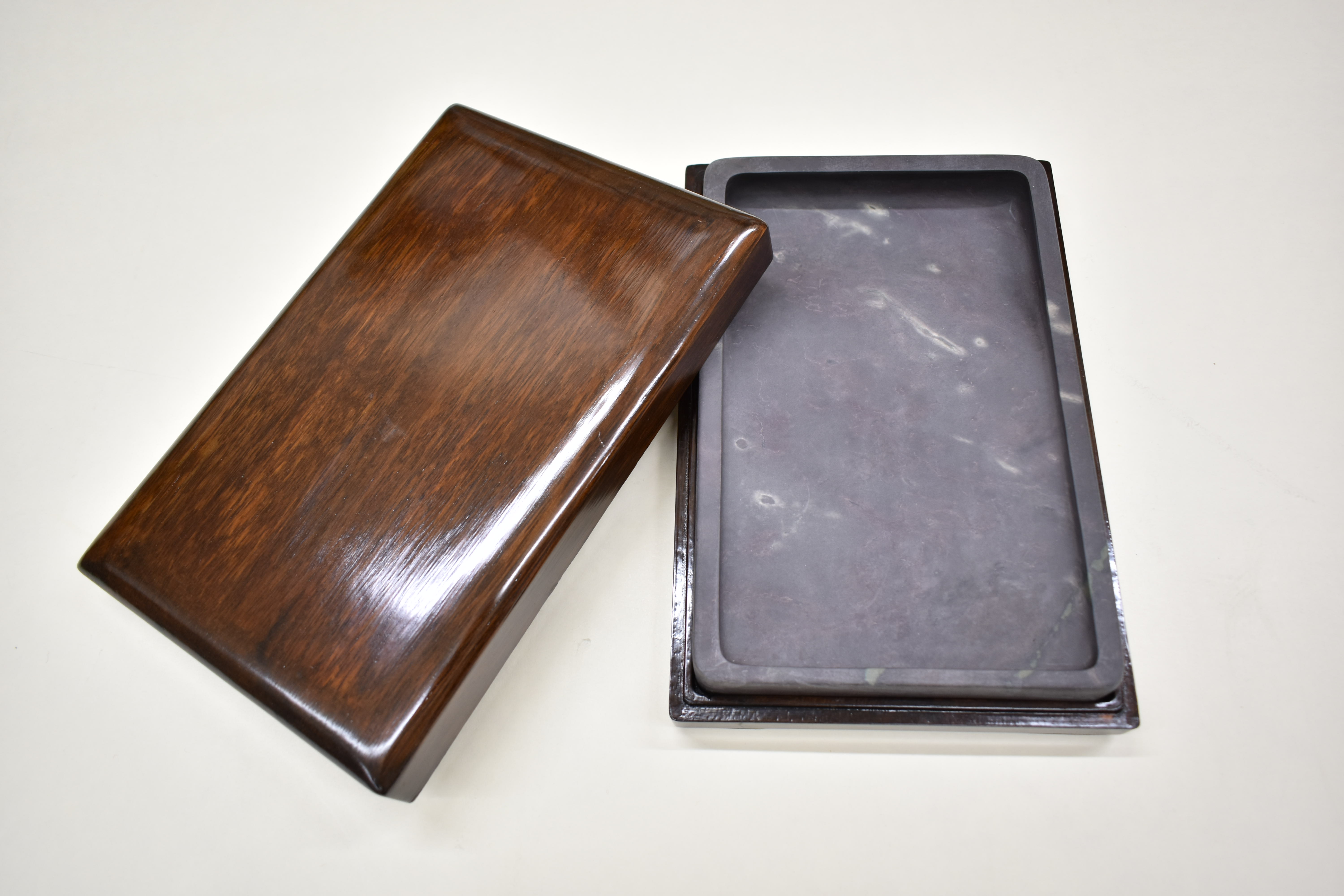 中国端渓麻子坑？の天然硯、素晴らしく迫力ある雲龍の彫刻、裏面に由来