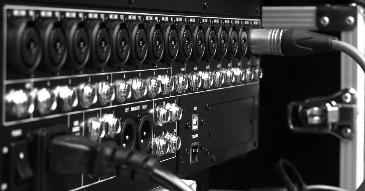 EBS MicroBass 2 高品質なペダルタイプのベースプリアンプ – 手当たり