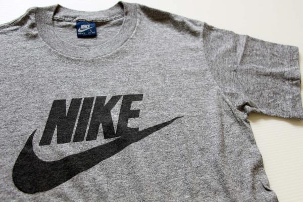 ナイキ 紺タグ 黒ロゴ 霜降り グレー Tシャツ サイズ M NIKE