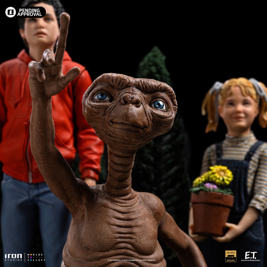 E.T., Elliot, and Gertie Deluxe 1:10 Scale Statue by Iron Studios