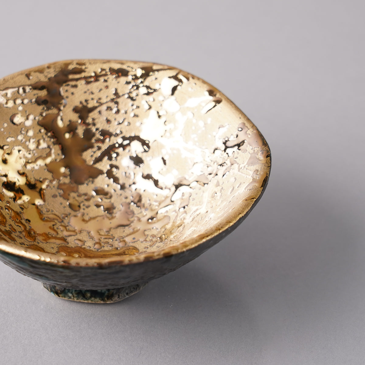 有田焼 手捻り平盃 80ml 勇山どろ窯の通販｜Studio1156 – 【公式