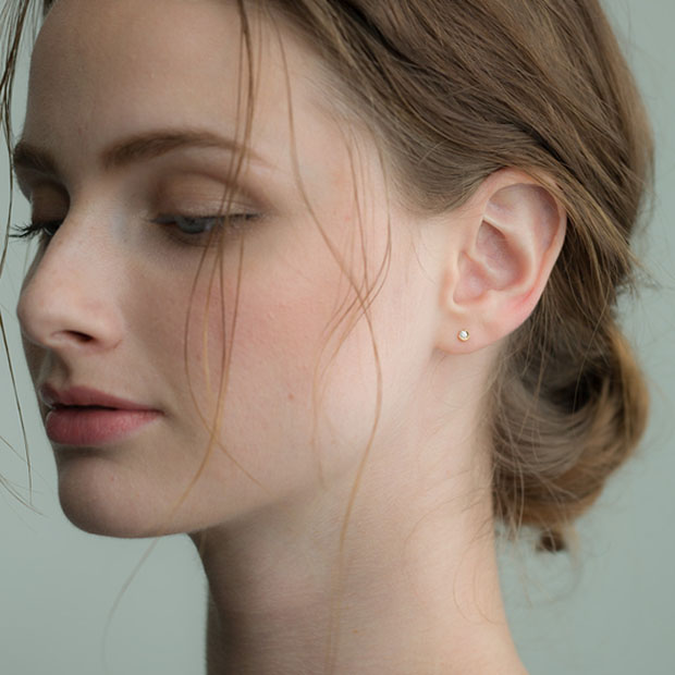 MOON SETTING DIAMOND PIERCED EARRINGS 0.08ct(2ZP1173)K18 ピアス