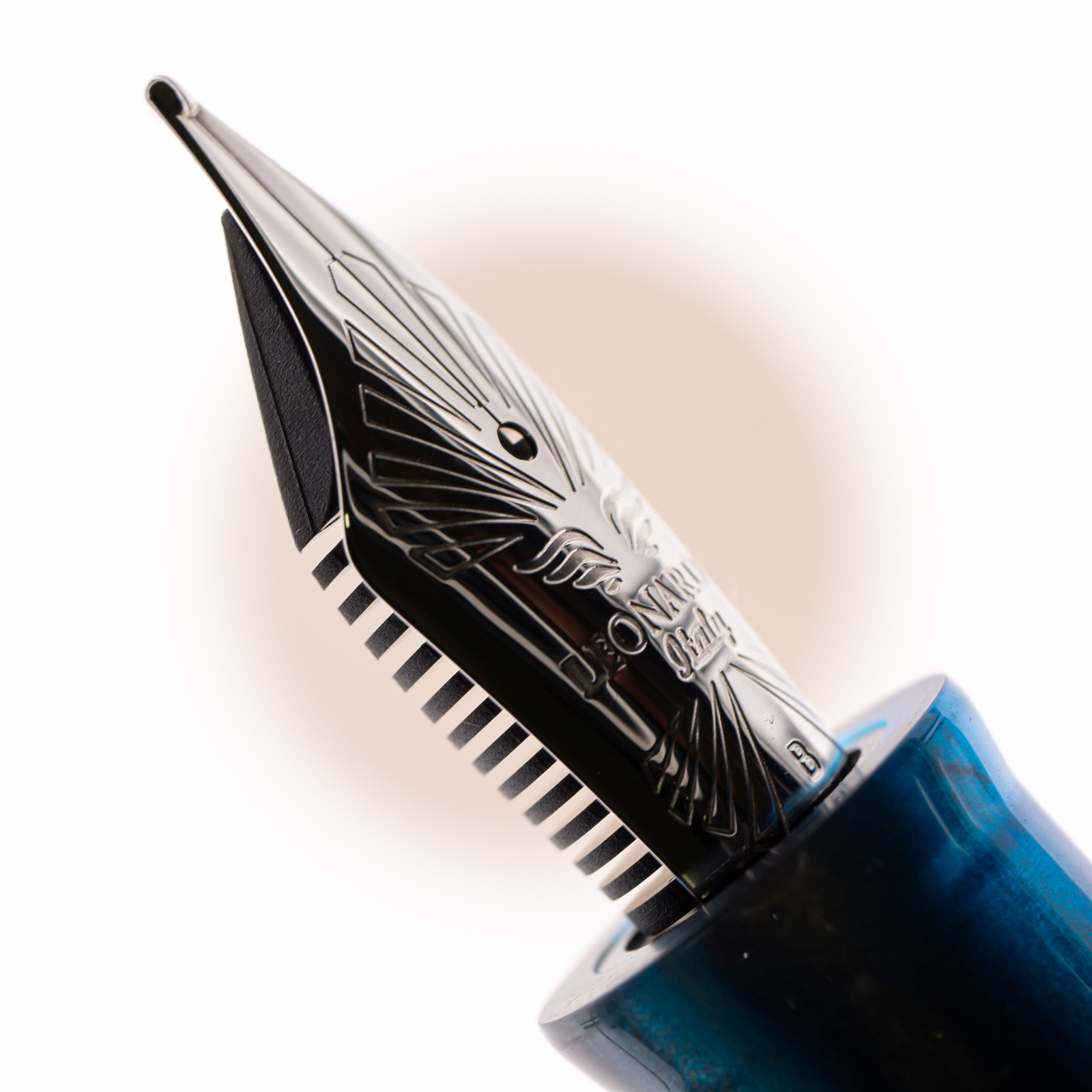 Leonardo Momento Zero Grande 2.0 Fountain Pen Sand