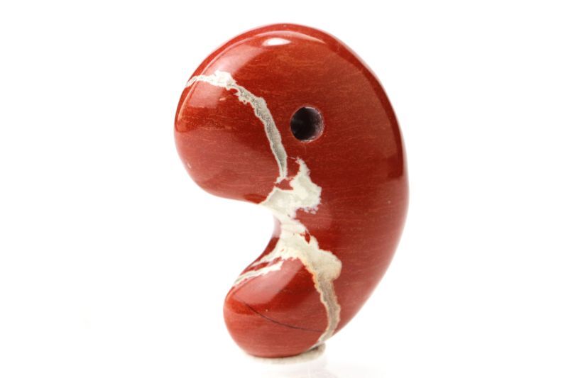 ✳売り尽くし希少玉佐渡の赤玉石勾玉特大1点幸運の赤‼️ 鑑別書付本物を‼️