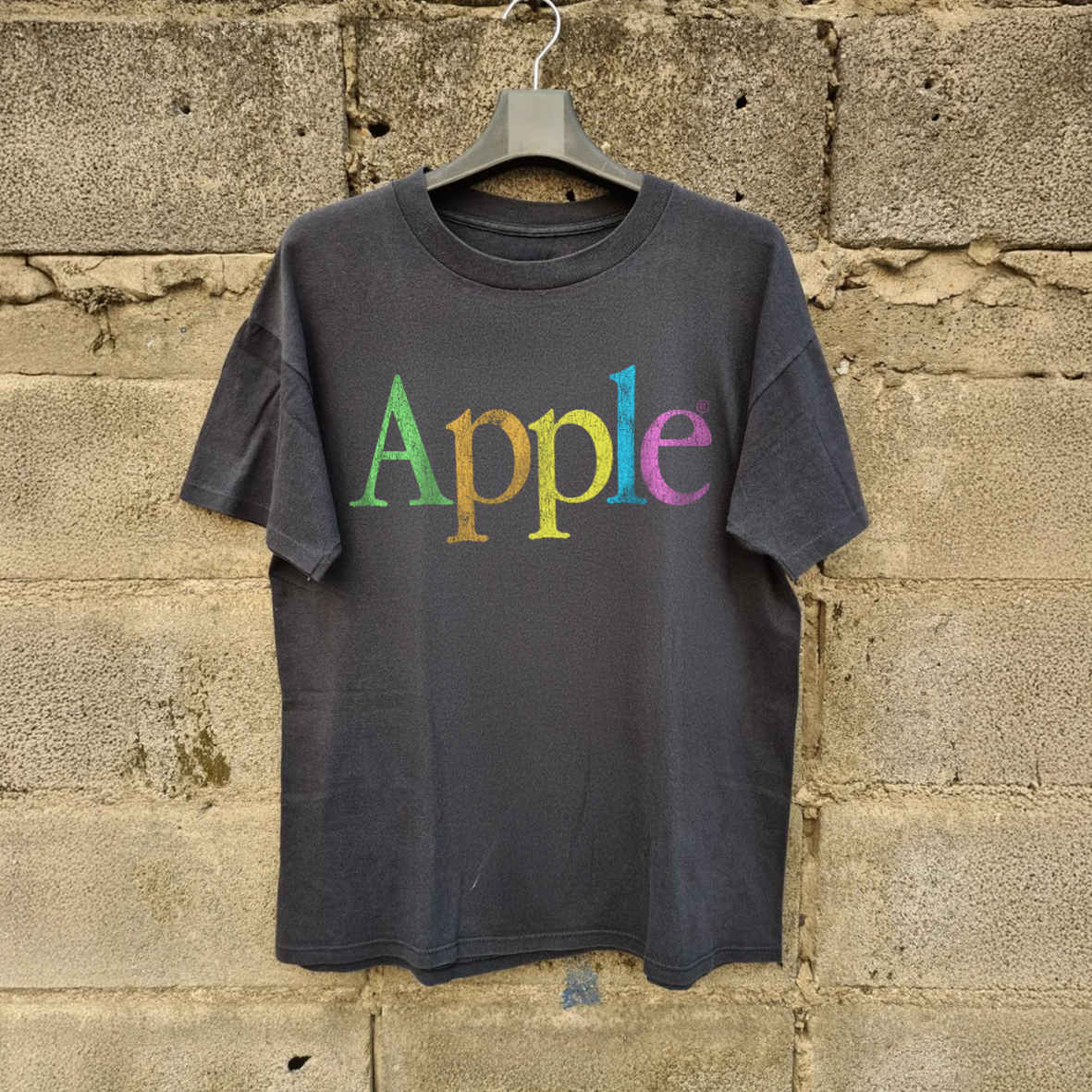 90's Apple Vintage Washed Black T-Shirt – Strike Anywhere Vintage