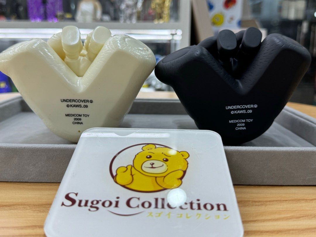 OriginalFake Kaws x Undercover Bear Companion White & Black set