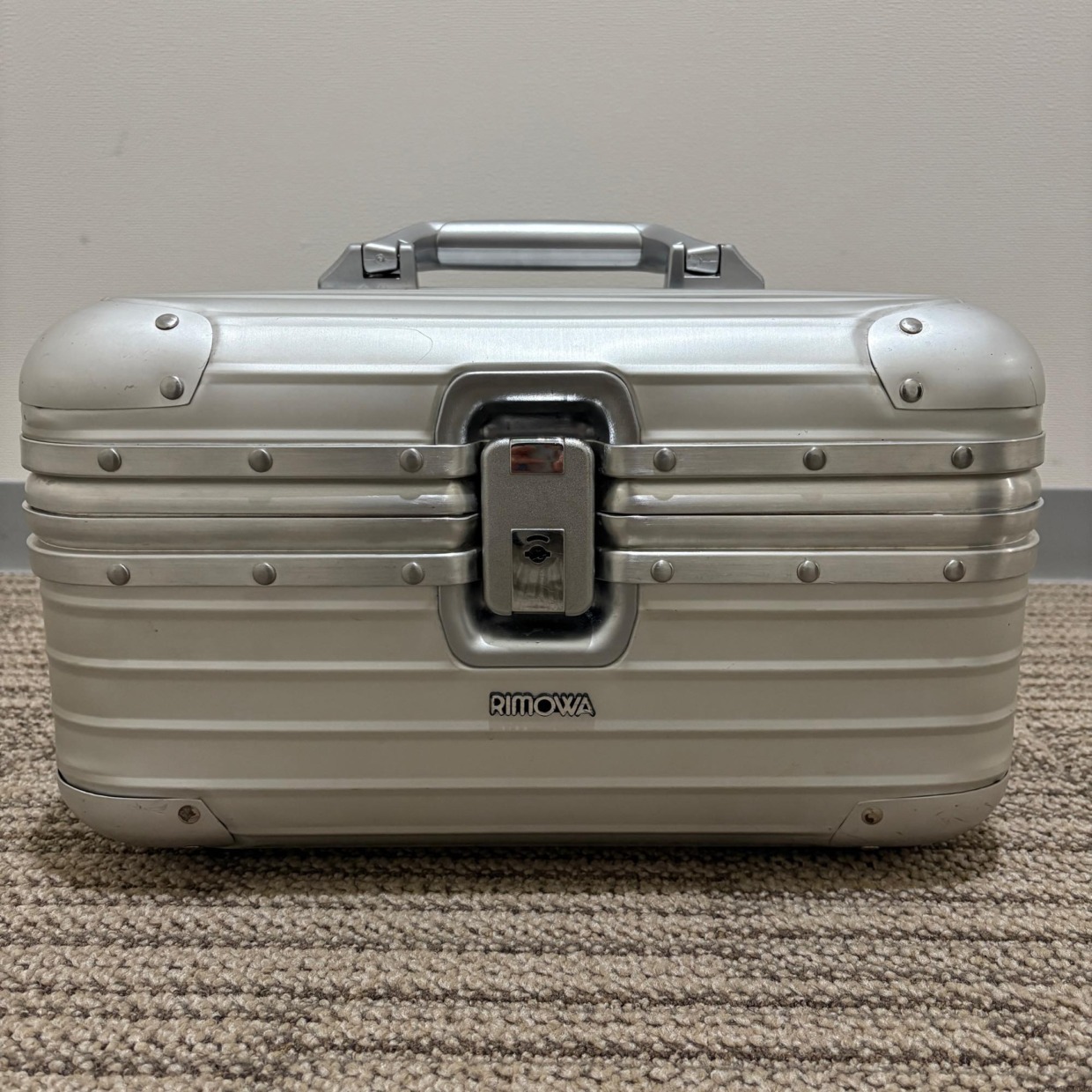 リモワ トパーズ ビューティーケース 中古商品 17リットル | リモワ