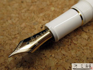 プラチナ ＃3776センチュリー シュノンソーホワイト スミ利で好評