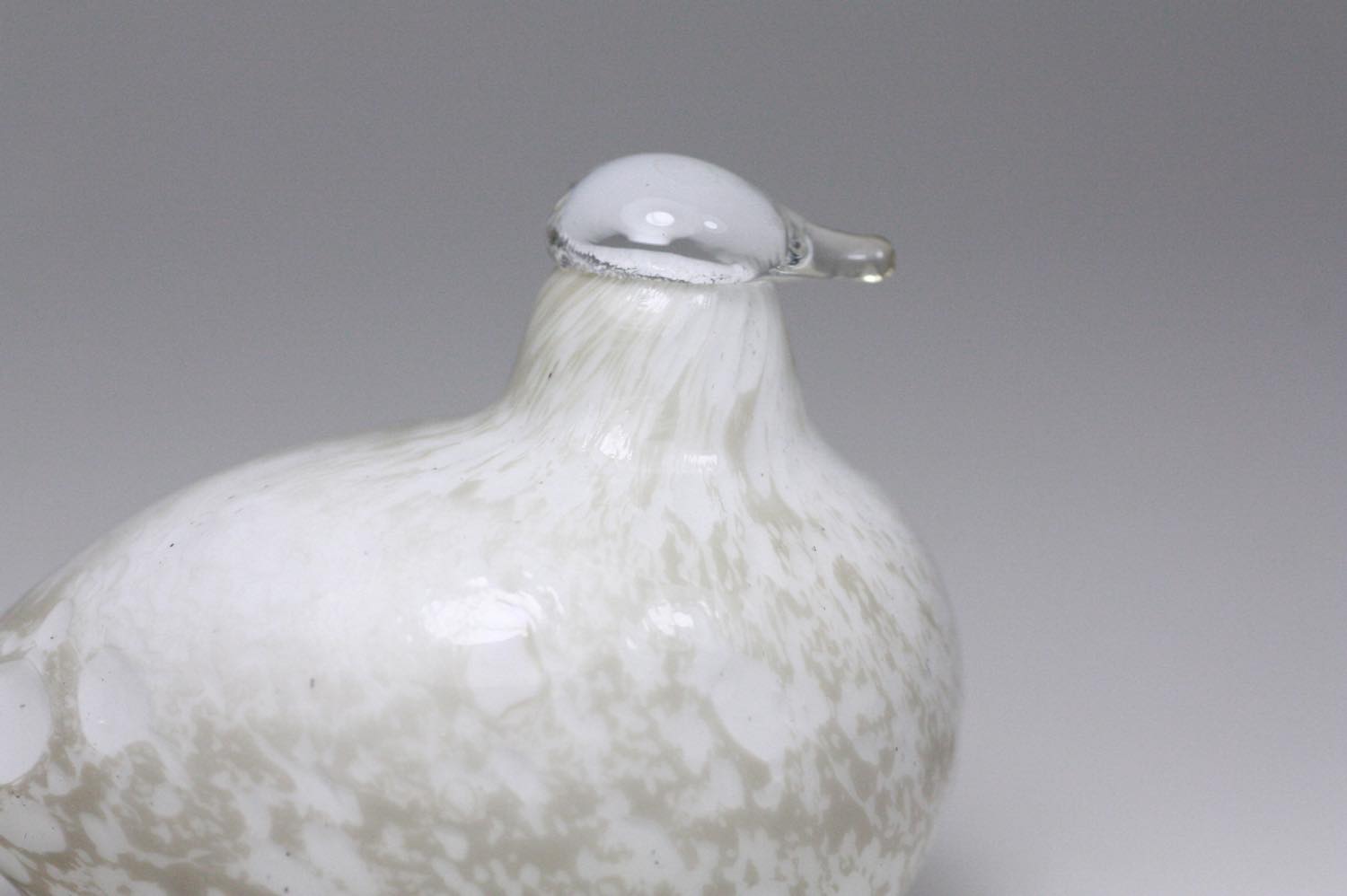 フィンランドの偉大なガラス作家オイバトイッカ作 鳥のガラスオブジェ