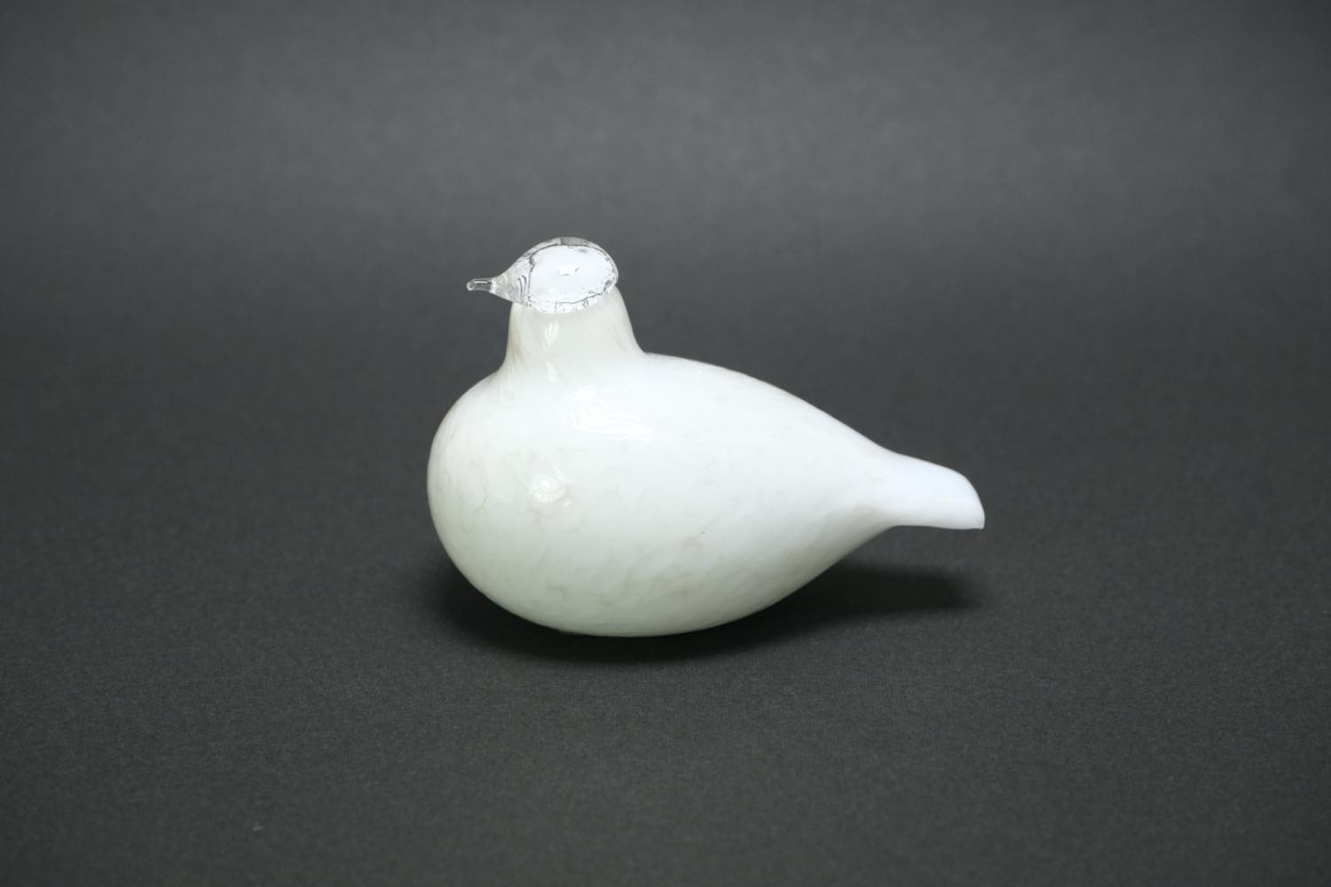 フィンランドの偉大なガラス作家オイバトイッカ作 鳥のガラスオブジェ