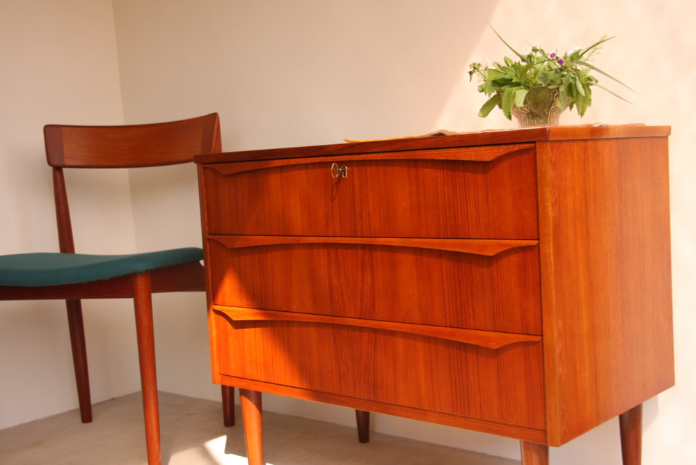 デンマーク 北欧ヴィンテージ チーク3段 スモールチェスト 北欧家具