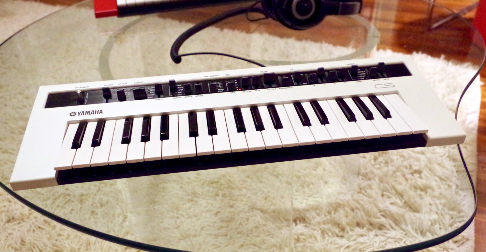 Yamaha Reface CS Review – A Powerful, Menu-Free Minisynth – Synthtopia