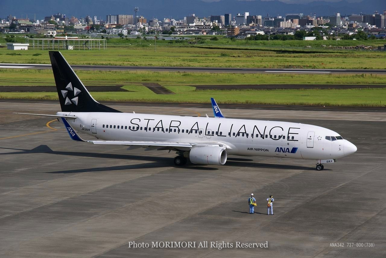 航空機・ヘリコプター ANA B737-800 JA51AN STAR ALLIANCE スター