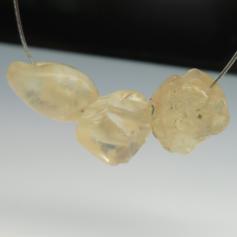 1500年前のアフガニスタン出土 極レアグリーンクリスタルビーズ