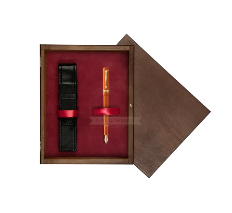 Parker Duofold International Big Red GT Fountain Pen single wooden