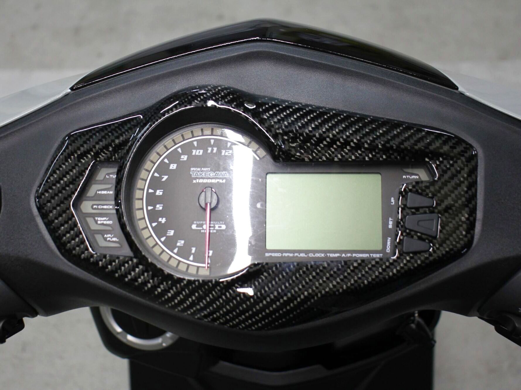 新型シグナスX カスタム準備 アッパーカウルの取り外し : ROUTE 104