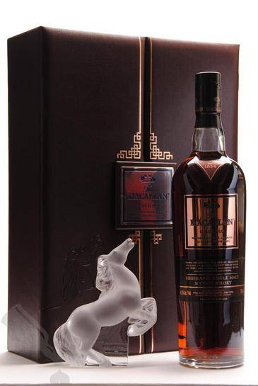 Macallan Oscuro with Lalique Kazak Horse - Passion for Whisky