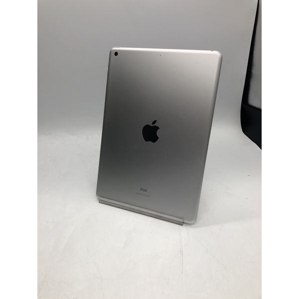 iPad 第8世代 32GB グレー 新品ケース付き Apple Wi-Fiモデル