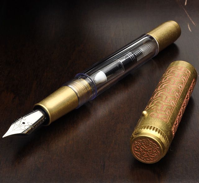 3691◇デュポン◇万年筆◇定価179,300円◇ドラゴン～ギヨシェ彫刻ゴールド