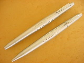 TOMBOW ZOOM 2000 ボールペン